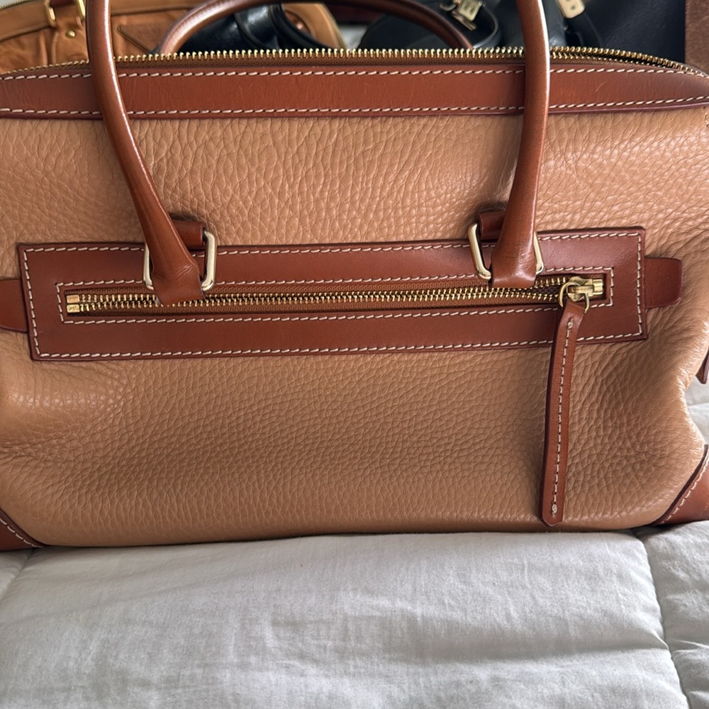 Dooney & Bourke All Weather Leather Bag excellent condition. - Picture 3 of 8